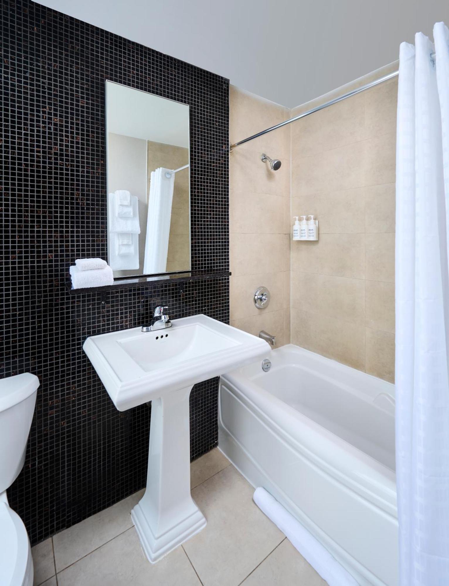Hotel Victoria Toronto Bagian luar foto